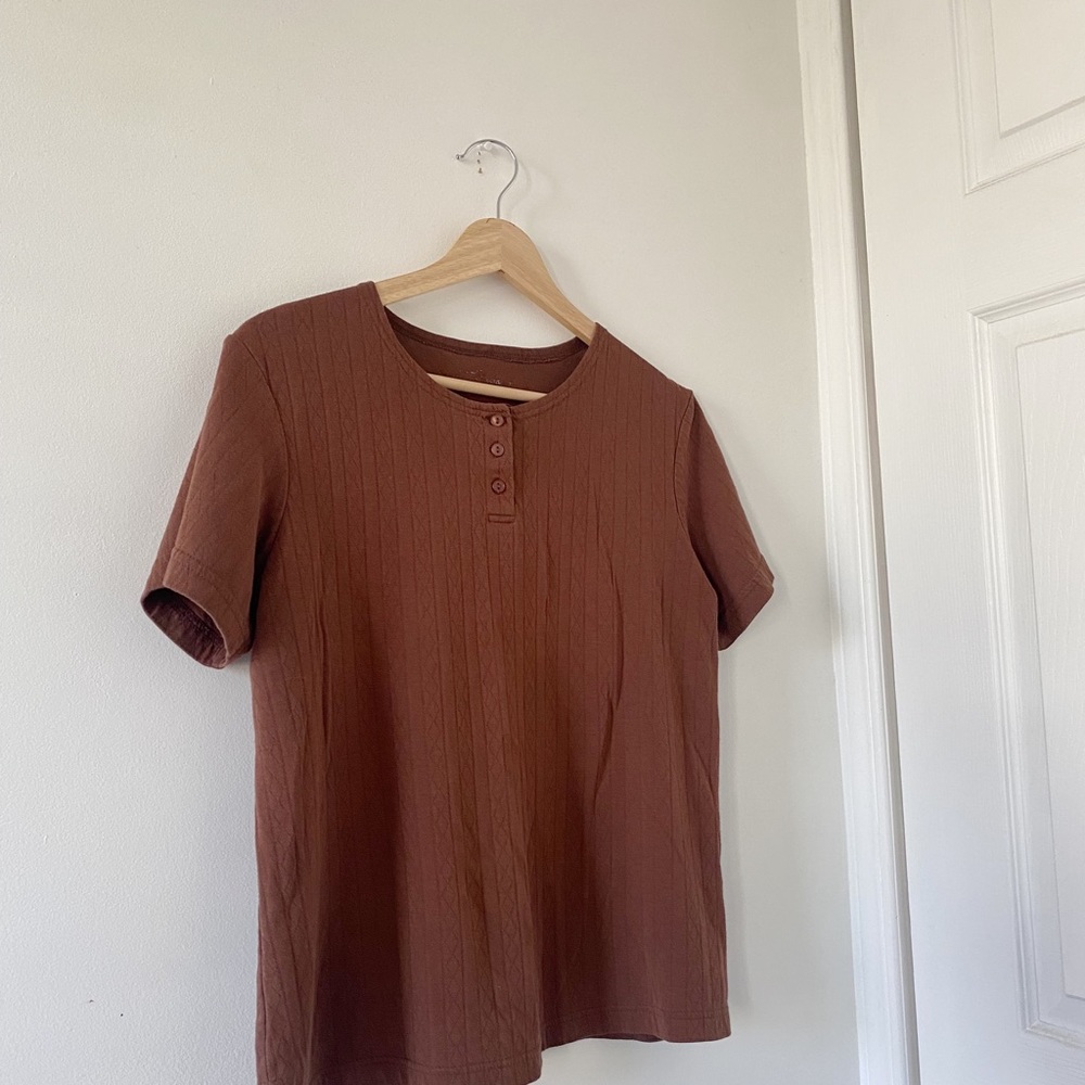 Brown top - Picture 2 of 3